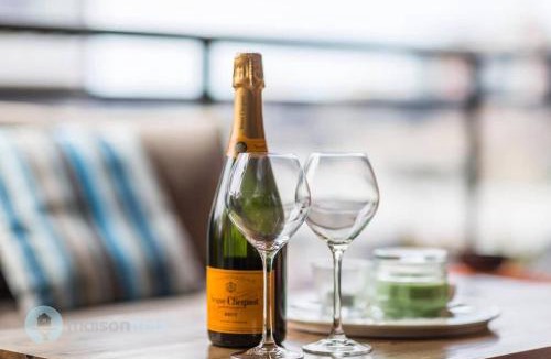 Parramatta Apartment | 2BR Central Parramatta Balcony and Parking
