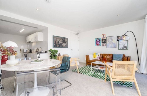 Braddon Apartment | 2BR Penthouse w/Breathtaking View!