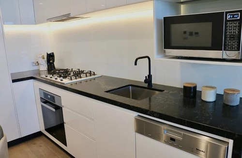 Fortitude Valley Apartment | 2BR Pool, Sauna & Panoramic Views