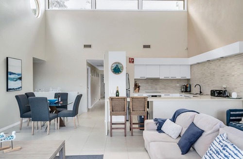 Denhams Beach Apartment | 3-Bed with Beach Views and Entertainment Area