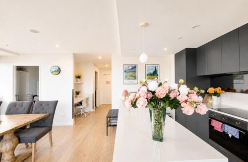 Canberra City Centre Apartment | 3 BRs topfloor view@Heart of Canberra free parking