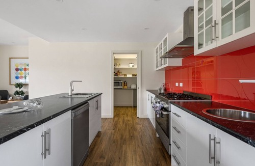 Bright House | 3 Peaks Rise - BRIGHT