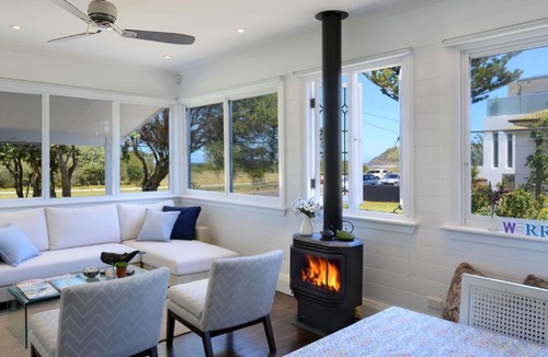 Werri Beach House | 32 WERRI BLUE Werri Beach, Gerringong - 4pm check out Sundays!
