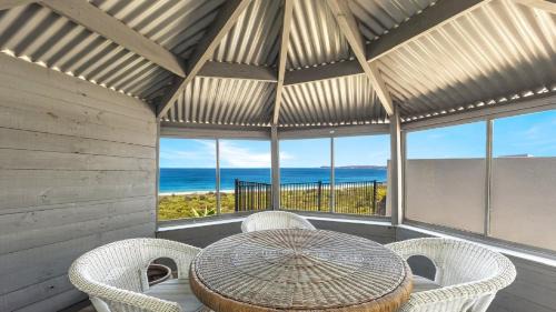 Killcare Heights House | '33 Degrees - Stunning Views' by HolidayCo