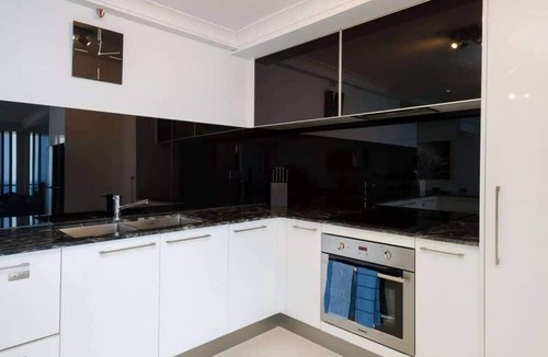 Surfers Paradise Apartment | 34B Peninsula Central Surfers Paradise Ocean Views