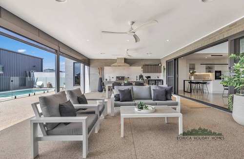 Moama House | 37 Sand Piper