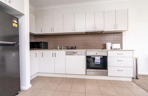 Braddon Apartment | 3BR Modern Apt | Prime Location 7 Mins to CBD!