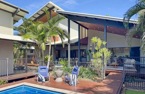 Cable Beach House | 4 Bedroom 2 Bathroom Luxury House with Pool (Sleeps 10)