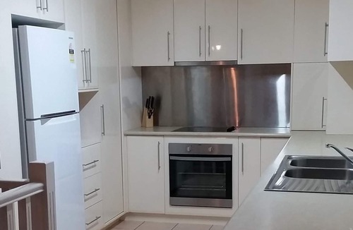 Nambucca Heads House | 4 bedroom house. Walk to Restaurants, River, Beaches, Boat ramp. Deck with view.