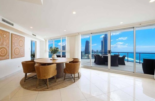 Surfers Paradise Apartment | 40L Peninsula 40th Floor Luxury Stay Ocean Views