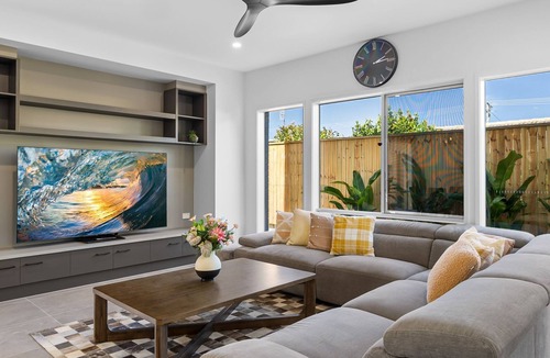 Warana House | 5 bed 5 bath stunner