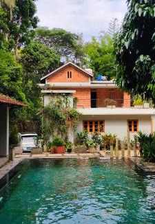 Sulthan Bathery House | 5BR Plantation Villa with Private Pool for Family