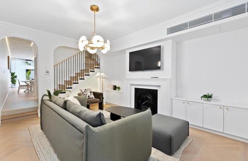 Woolloomooloo Apartment | 5BR Terrace House, Rooftop Spa & Amazing City View