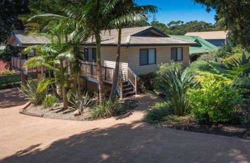 Narrawallee House | 6 Gemini Way