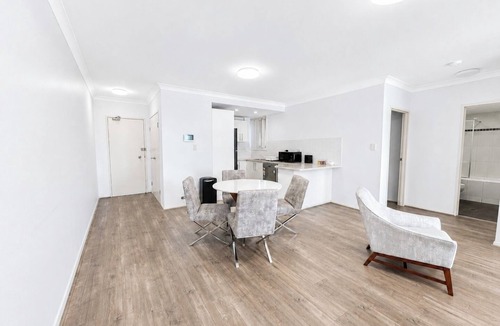 Parramatta Apartment | 7 Min to Train: Central Parramatta 2BR + Parking