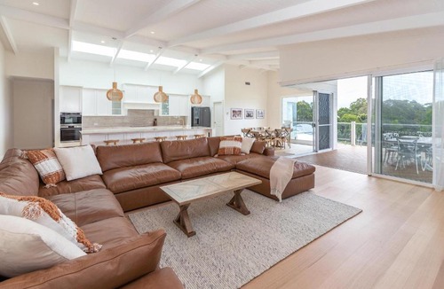 Red Head House | 76 Red Head Road