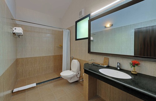 Bhimtal Hotel | 8fold-Pinecrest By LaRiSa, Bhimtal