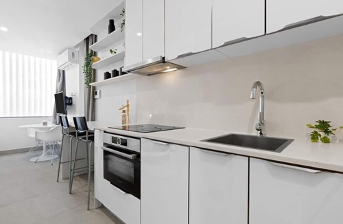 Bondi Beach Apartment | A Modern Beach Studio, 5min Walk to Bondi Beach