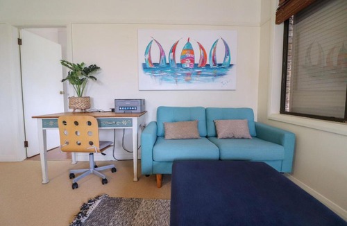 Swansea House | A Reflection on the Lake