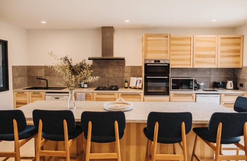 Spring Farm House | A tranquil 40 acre olive grove, comfort inside, fire pit & hot tub outside