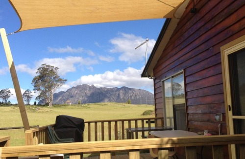 Promised Land Cottage | AAA Granary Accomm - Dads 3 bedroom Cottage