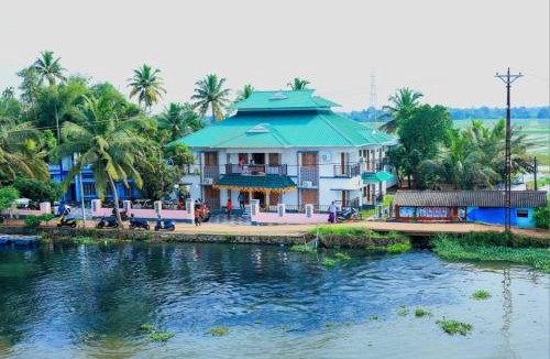 Nedumudy Bed & Breakfast | Aagaman Mantra back water villa
