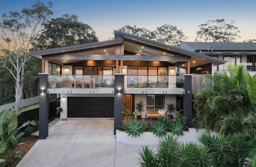 Balcolyn House | Above the Lake at Balcolyn Bayside
