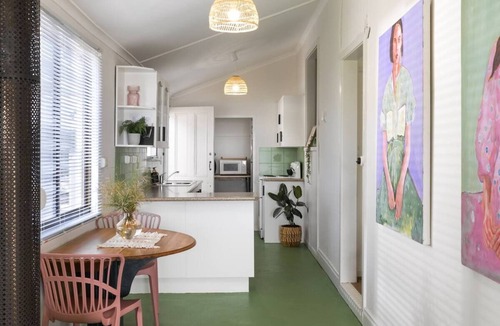 Port Broughton House | Absolute Beachfront Escape. Sleeps 11. Ocean views + Outdoor Bath. Pet Friendly