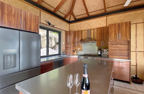 Horseshoe Bay House | Absolute Beachfront Master