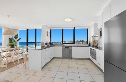 Mermaid Beach Apartment | Absolute Beachfront on Albatross - SeaView 3 bed