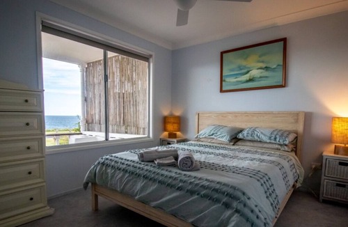 Minnie Water Apartment | Absolute Beachfront Getaway - Seascape Beach