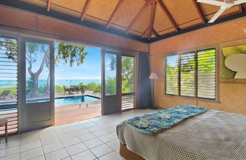 Horseshoe Bay House | Absolute Beachfront and Pool House