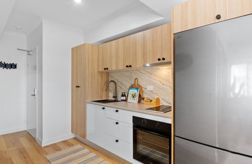 Palm Cove Apartment | Absolute Beachfront | Palm Cove Apt Sleeps 4