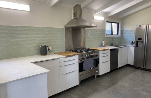 Mullwee House | ABSOLUTE BEACHFRONT PINDIMAR >Nbn WiFi with foxtel sports and various TV apps