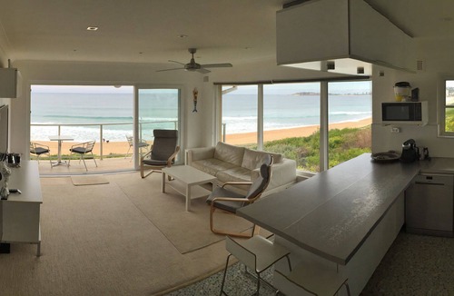 Narrabeen Apartment | ABSOLUTE BEACHFRONT with the beach at your doorstep .You cant get closer