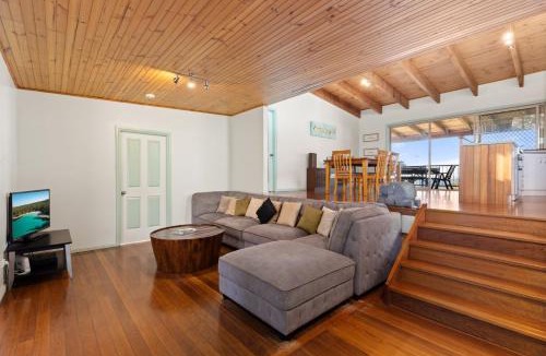 Hyams Beach House | Absolute Blue by Experience Jervis Bay