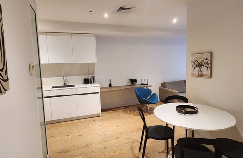 Melbourne Central Business District Apartment | Absolute Collins Apartments