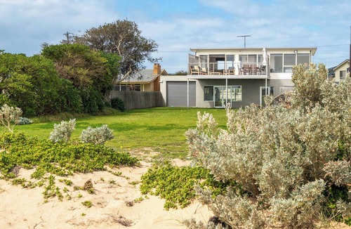Portarlington House | Absolute Waterfront Escape Games Room Pet friendly