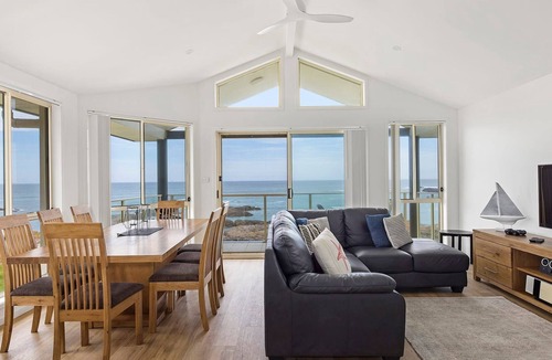Anna Bay House | Absolute Waterfront Anna Bay
