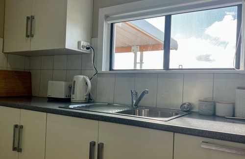 Ripon House | Absolute Waterfront 2 bedroom Holiday Home