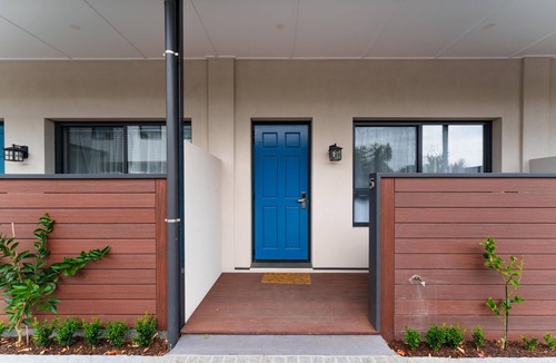 Woodside Hotel | Accessible Suite - Self contained suite with 1 King bed or Twins and single sofa bed