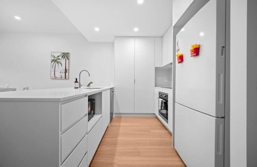 Mitchelton Apartment | Across from Train &Bus Station | Pool & Gym & View