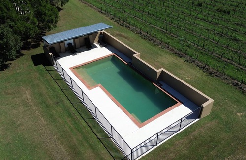 Lovedale Apartment | Adina Vineyard