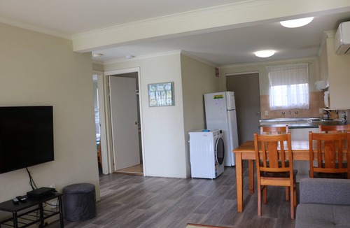 Merimbula Apartment | Admirals Lodge: Unit 1: Pet friendly
