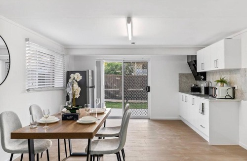 Jindalee House | Affordable Studio sleeping and living space combined