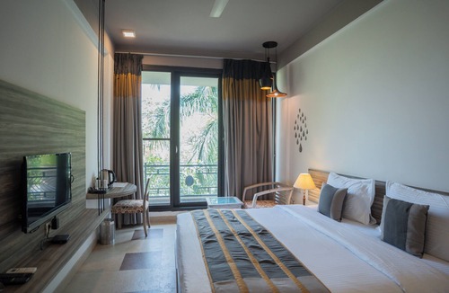 Gurugram Bed & Breakfast | Ahuja Residency Parklane