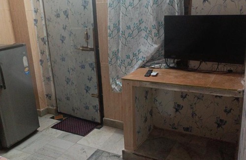 Kukatpalli Apartment | Air Conditioned studio room with complete kitchen