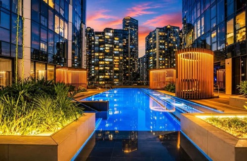 Southbank Apartment | Air Nest 2B haven | Rooftop Pool, Gym, Spa & Sauna