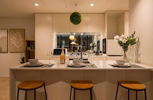 Southbank Apartment | Air Nest 2B haven | Rooftop Pool, Gym, Spa & Sauna