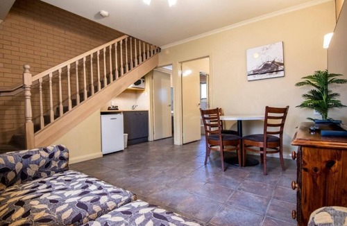 Albury Hotel | Albury Georgian Motel & Suites